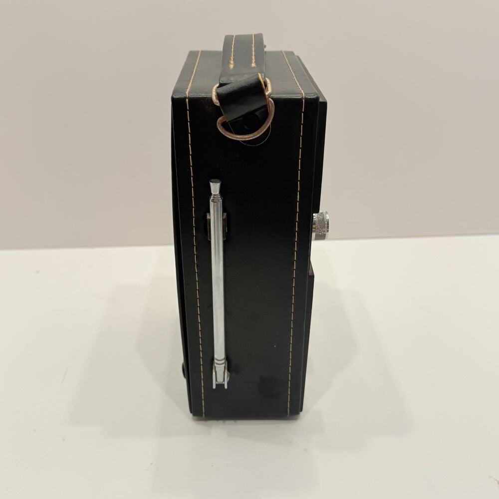 DHC Solid State Battery-Electric AM/FM/AFC Radio Leather Style Case And Handle - Picture 4 of 6